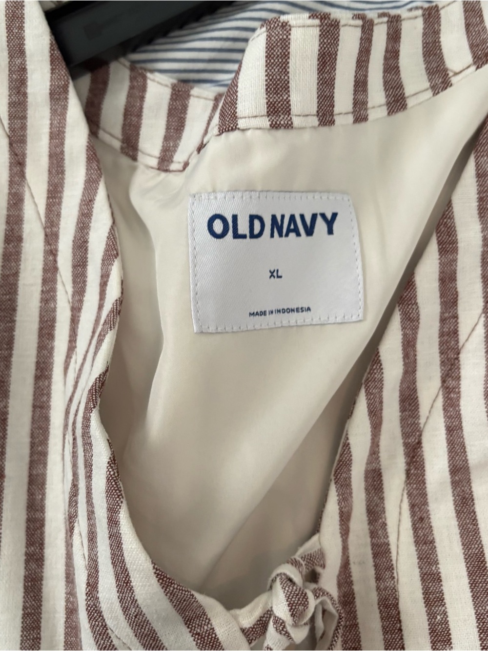 NWOT; Old Navy Striped Tie-Front Vest in Cream and Brown; XL - Picture 6 of 7
